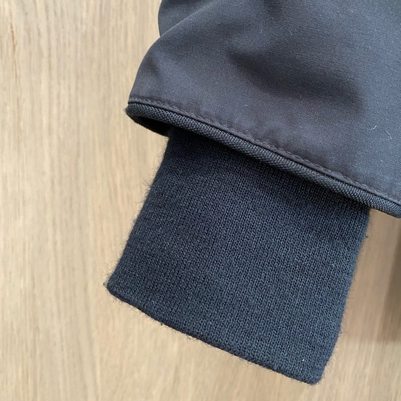 Trillium parka by Canada Goose - Picture 15 of 17